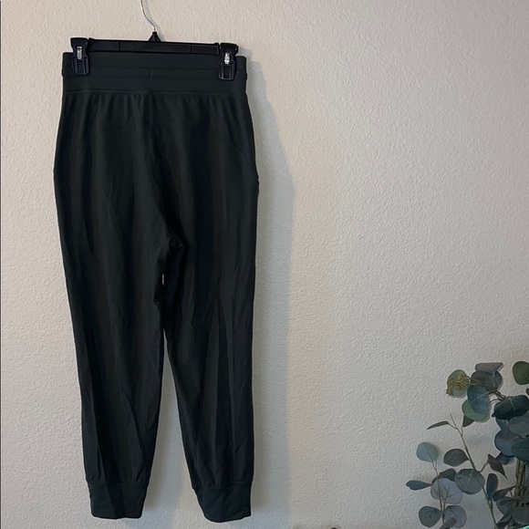 Lululemon ready to rulu joggers - Picture 1 of 3